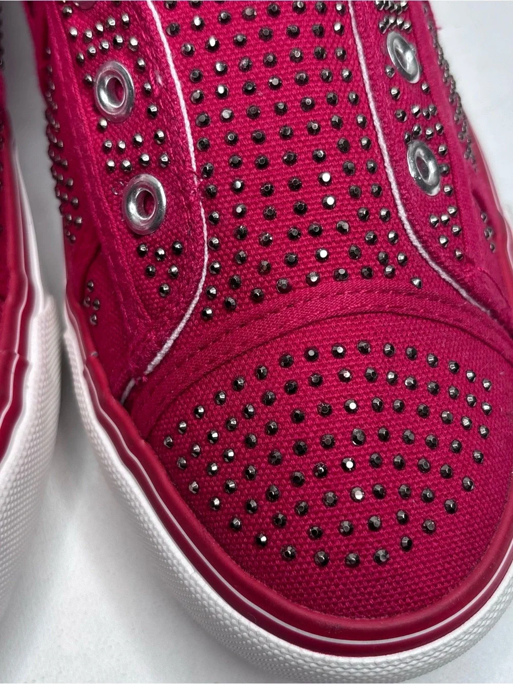 True Religion Women's Rhinestone-Studded Canvas Slip-On Sneakers Red & White 9.5